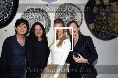 Amsterdam 9 maart 2019
Opening expositie Bert Kuizenga. Martine v Os met dochter en Roosje Kuizenga met moeder