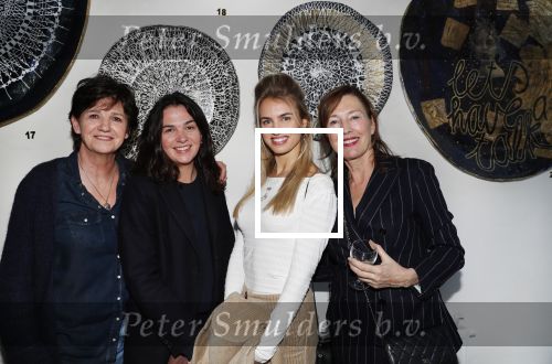 Amsterdam 9 maart 2019
Opening expositie Bert Kuizenga. Martine v Os met dochter en Roosje Kuizenga met moeder
