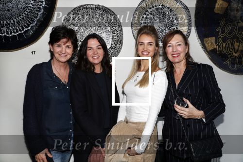 Amsterdam 9 maart 2019
Opening expositie Bert Kuizenga. Martine v Os met dochter en Roosje Kuizenga met moeder