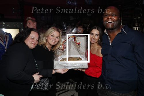 Amsterdam 14 februari 2019
Feestje voor de kluivert dog rescue foundation in het toppers cafe. Rosanna Kluivert met Bandabou catering