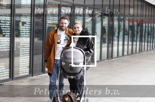 Amsterdam 28 februari 2019
Roxeanne Hazes en haar vriend Erik Zwennes achter de kinderwagen.