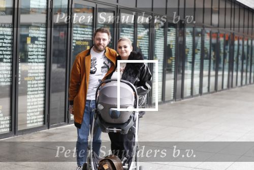 Amsterdam 28 februari 2019
Roxeanne Hazes en haar vriend Erik Zwennes achter de kinderwagen.