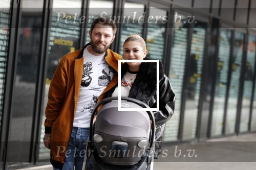 Amsterdam 28 februari 2019
Roxeanne Hazes en haar vriend Erik Zwennes achter de kinderwagen.