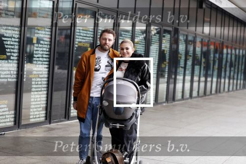 Amsterdam 28 februari 2019
Roxeanne Hazes en haar vriend Erik Zwennes achter de kinderwagen.