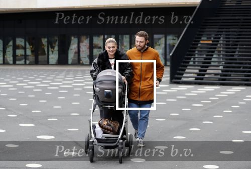 Amsterdam 28 februari 2019
Roxeanne Hazes en haar vriend Erik Zwennes achter de kinderwagen.