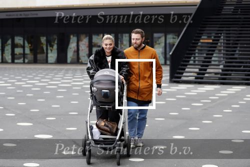 Amsterdam 28 februari 2019
Roxeanne Hazes en haar vriend Erik Zwennes achter de kinderwagen.