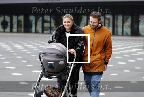 Amsterdam 28 februari 2019
Roxeanne Hazes en haar vriend Erik Zwennes achter de kinderwagen.