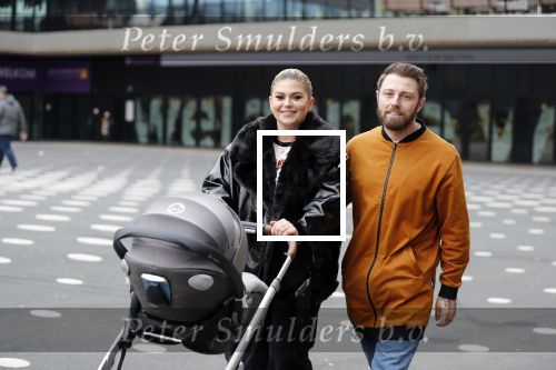 Amsterdam 28 februari 2019
Roxeanne Hazes en haar vriend Erik Zwennes achter de kinderwagen.