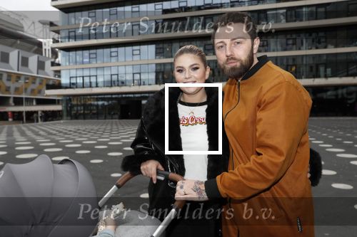 Amsterdam 28 februari 2019
Roxeanne Hazes en haar vriend Erik Zwennes achter de kinderwagen.
