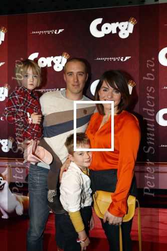Amsterdam 10 februari 2019
Premiere Corgi in pathe arena. Sofie van den Enk met partner Andre van den Heuvel met zoon Magnus en dochter Reina