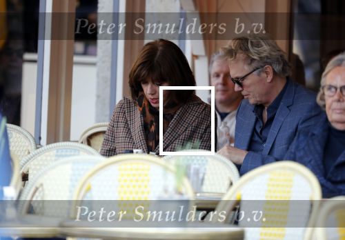 Amsterdam 27 februari 2019
Tom Egbers en zijn vrouw Janke Dekker op terras .