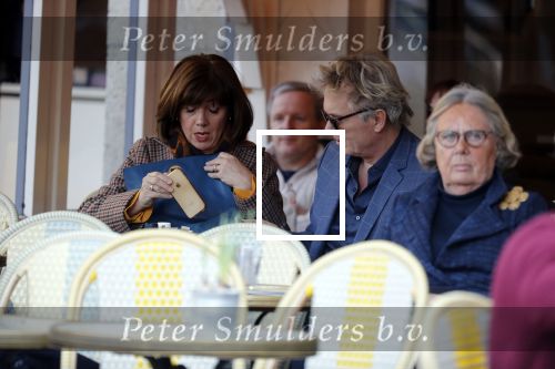 Amsterdam 27 februari 2019
Tom Egbers en zijn vrouw Janke Dekker op terras .