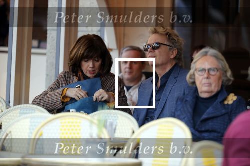 Amsterdam 27 februari 2019
Tom Egbers en zijn vrouw Janke Dekker op terras .