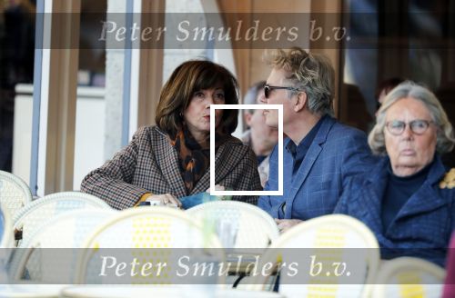 Amsterdam 27 februari 2019
Tom Egbers en zijn vrouw Janke Dekker op terras .