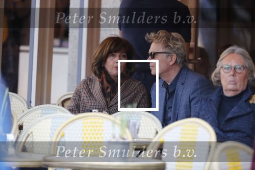Amsterdam 27 februari 2019
Tom Egbers en zijn vrouw Janke Dekker op terras .