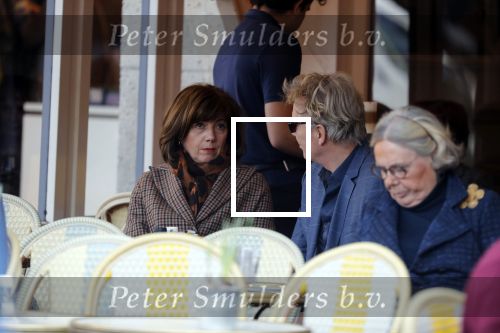 Amsterdam 27 februari 2019
Tom Egbers en zijn vrouw Janke Dekker op terras .
