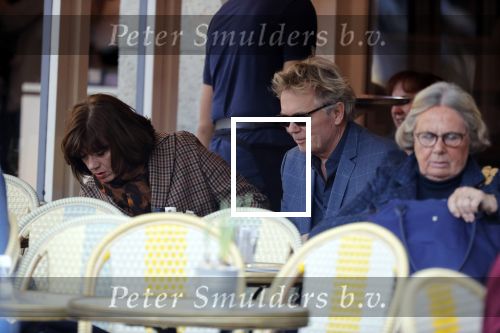 Amsterdam 27 februari 2019
Tom Egbers en zijn vrouw Janke Dekker op terras .