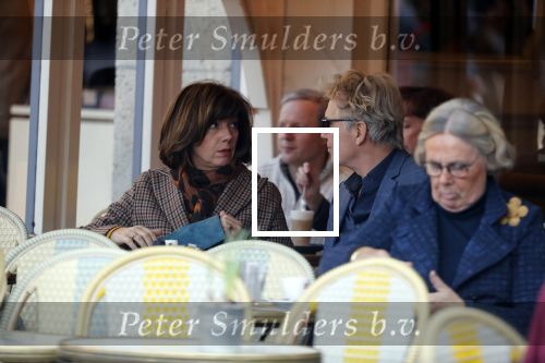 Amsterdam 27 februari 2019
Tom Egbers en zijn vrouw Janke Dekker op terras .