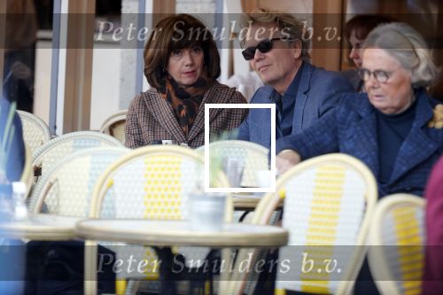Amsterdam 27 februari 2019
Tom Egbers en zijn vrouw Janke Dekker op terras .