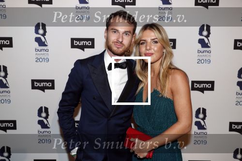 Hilversum 11 maart 2019
Uitreiking BUMA prijzen in studio 21. Vincent v d Ende met zijn vriendin Esmee Geeratz