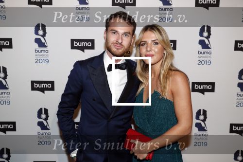 Hilversum 11 maart 2019
Uitreiking BUMA prijzen in studio 21. Vincent v d Ende met zijn vriendin Esmee Geeratz