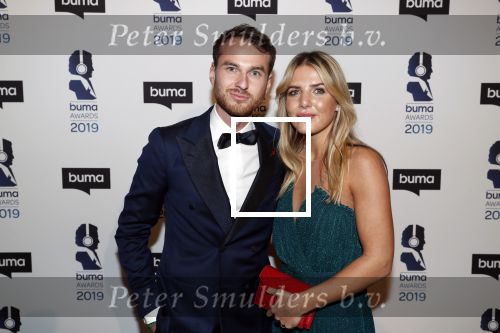 Hilversum 11 maart 2019
Uitreiking BUMA prijzen in studio 21. Vincent v d Ende met zijn vriendin Esmee Geeratz