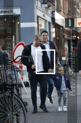 Amsterdam 14 februari 2019
Wesley Sneijder heeft een lunch gehad bij brasserie v Dam met zijn zoon Xess Xava en vrienden.