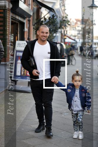 Amsterdam 14 februari 2019
Wesley Sneijder heeft een lunch gehad bij brasserie v Dam met zijn zoon Xess Xava en vrienden.