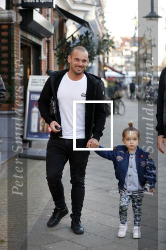 Amsterdam 14 februari 2019
Wesley Sneijder heeft een lunch gehad bij brasserie v Dam met zijn zoon Xess Xava en vrienden.
