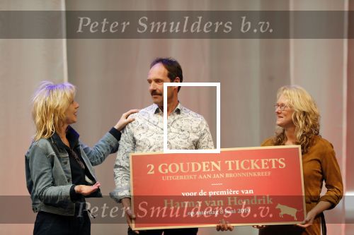 Enschede 26 februari 2019
Presentatie cast van Hanna van Hendrik met oa Huub Stapel en Johanna ter Steege. Presentatie is op vliegveld Twente. jan Bronninkreef met zijn vrouw