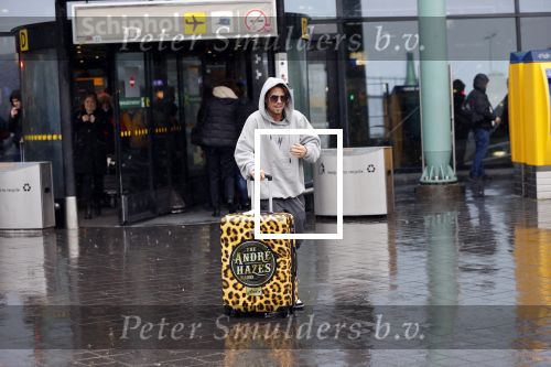 Schiphol 13 februari 2020
Bridget Maasland en Andre Hazes arriveren op schiphol nadat ze op curacao zijn geweest