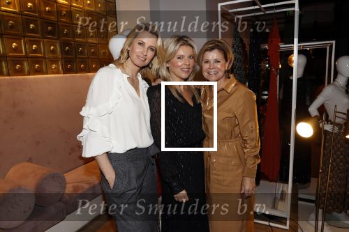 Amsterdam 10 maart 2020
Presentatie kleidinglijn Shoeby /Lonneke Nootenboom. Lonneke Anouk Smulders en eigenaresse Shoeby