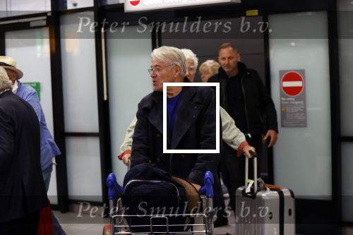 Schiphol 28 februari 2020
Aankomst Willibrord Frequin Barry Stevens Gerard Cox en Peter Faber op schiphol na de opnames van hun programma beter laat dan nooit.
Barrie Stevens