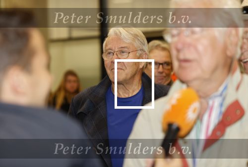 Schiphol 28 februari 2020
Aankomst Willibrord Frequin Barry Stevens Gerard Cox en Peter Faber op schiphol na de opnames van hun programma beter laat dan nooit.
Barrie Stevens