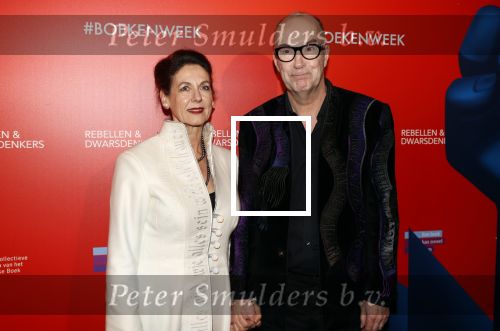 Amsterdam 6 maart 2020
Boekenbal 2020 in de koninklijke schouwburg. Bart Chabot kwam met zijn vrouw en zoons
