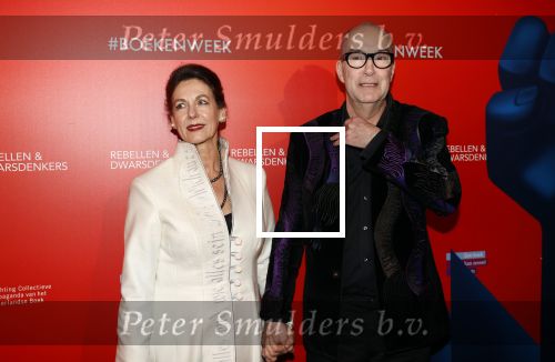 Amsterdam 6 maart 2020
Boekenbal 2020 in de koninklijke schouwburg. Bart Chabot kwam met zijn vrouw en zoons