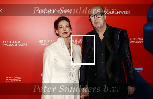 Amsterdam 6 maart 2020
Boekenbal 2020 in de koninklijke schouwburg. Bart Chabot kwam met zijn vrouw en zoons