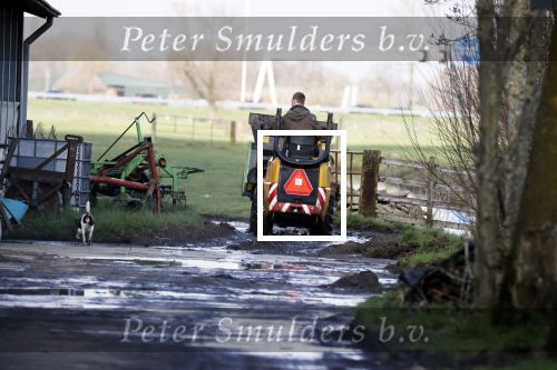 Hei en Boeicop 4 maart 2020
Boer Willem een van de deelnemers van het nieuwe seizoen van boer zoekt vrouw . Willem bij zijn huis / boerderij . Ook zijn moeder is aanwezig . Matthijs Albers van Story is er ook bij .