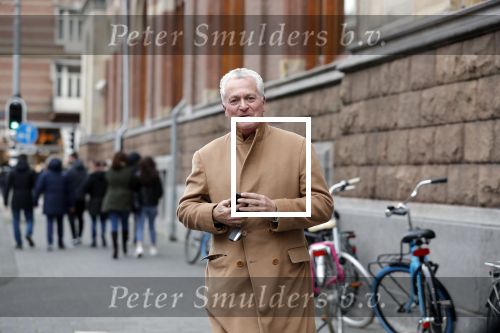 Ansterdam 7 maart 2020
Bram Moszkowicz met zijn dochter en vriendin Nienke Hoogervorst op straat in Amsterdam zuid