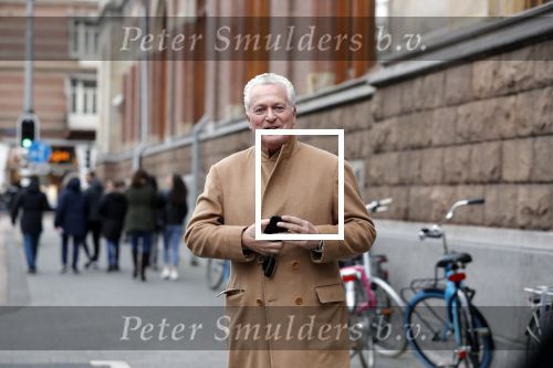 Ansterdam 7 maart 2020
Bram Moszkowicz met zijn dochter en vriendin Nienke Hoogervorst op straat in Amsterdam zuid