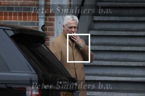 Ansterdam 7 maart 2020
Bram Moszkowicz met zijn dochter en vriendin Nienke Hoogervorst op straat in Amsterdam zuid