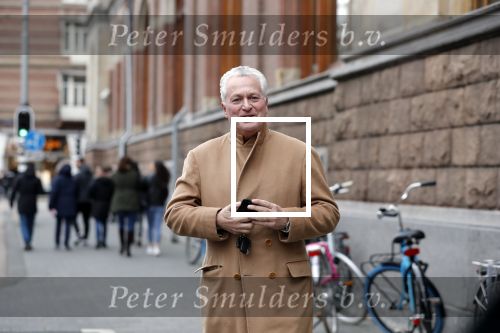 Ansterdam 7 maart 2020
Bram Moszkowicz met zijn dochter en vriendin Nienke Hoogervorst op straat in Amsterdam zuid