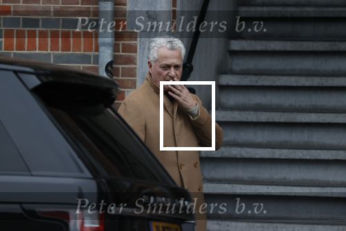 Ansterdam 7 maart 2020
Bram Moszkowicz met zijn dochter en vriendin Nienke Hoogervorst op straat in Amsterdam zuid