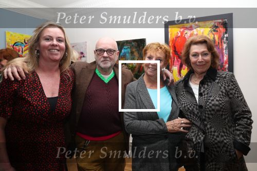 Amsterdam, 8 Maart 2020
Opening Zo Mooi Gallery met schilderrijen van BN-ers
Bruni Heinke Carry Tefsen Serge Henri Valke en Esther Mooij