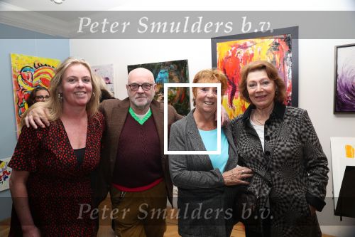 Amsterdam, 8 Maart 2020
Opening Zo Mooi Gallery met schilderrijen van BN-ers
Bruni Heinke Carry Tefsen Serge Henri Valke en Esther Mooij