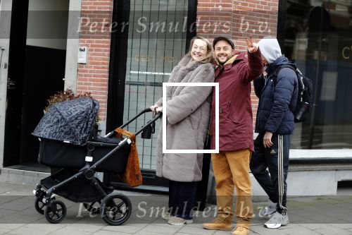 Amsterdam 30 januari 2020
Carolien Spoor en haar man John Karthaus achter de kinderwagen.