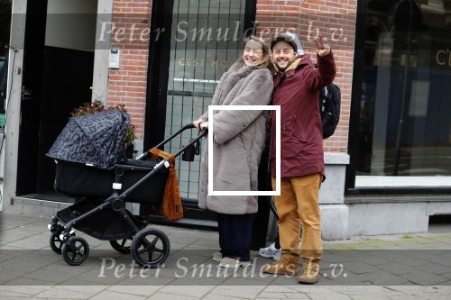 Amsterdam 30 januari 2020
Carolien Spoor en haar man John Karthaus achter de kinderwagen.