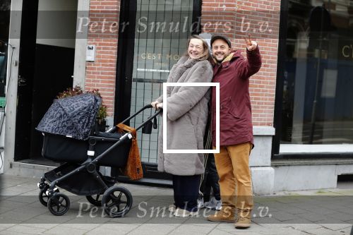 Amsterdam 30 januari 2020
Carolien Spoor en haar man John Karthaus achter de kinderwagen.