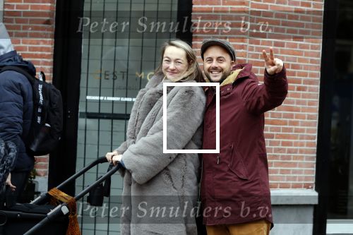 Amsterdam 30 januari 2020
Carolien Spoor en haar man John Karthaus achter de kinderwagen.