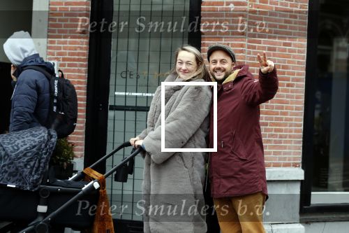 Amsterdam 30 januari 2020
Carolien Spoor en haar man John Karthaus achter de kinderwagen.